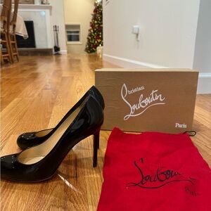 AUTHENTIC Christian Louboutin Simple Black Pump